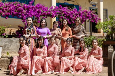 NHỮNG CÔ GIÁO CỦA BUÔN LÀNG